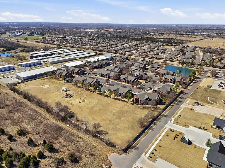 Edmond at Twenty500 Apartments — Photo 26