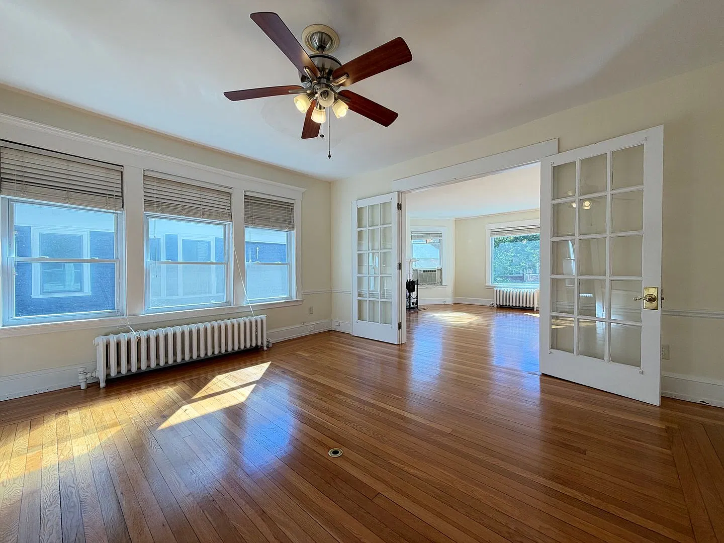 Spacious 2-Bedroom, 2-Bath in East Rock Newly Renovated! — Photo 4