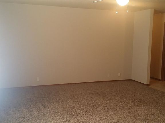 4th image of 851 W Forest Dr