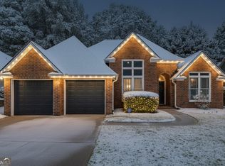 894 Fairview Club Cir, Dacula, GA 30019