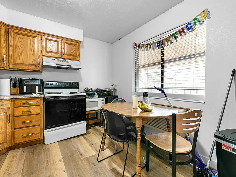 442 N 500 E #9 — Photo 10