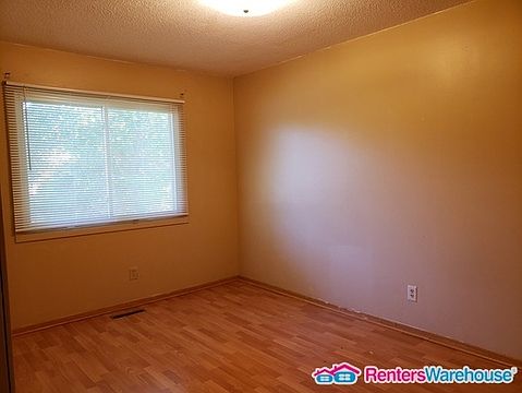 5th image of 1000 73rd Way N