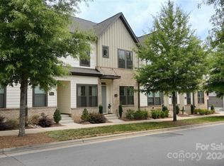 6318 Southgrove St, Charlotte, NC 28277