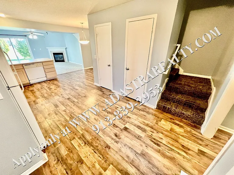 2141 SW Rambling Vine Rd — Photo 3