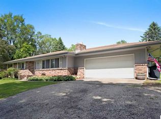 8815 N Meridian Rd, Pleasant Lake, MI 49272