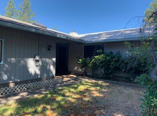 758 Summit Loop, Grants Pass, OR 97527