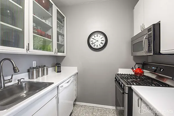 Rented by City Connections Realty | media 13