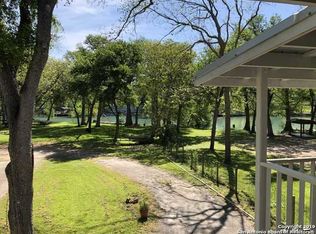 301 Meadow Park Ln, Seguin, TX 78155
