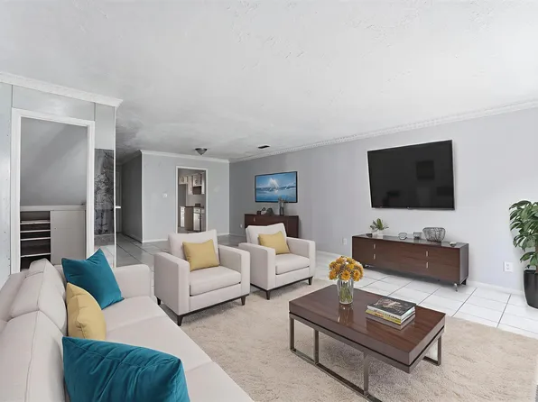 12411 W Village Dr Unit C, Houston, TX 77039