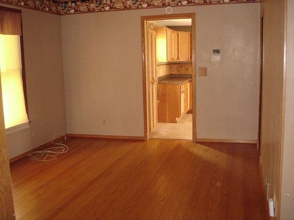 Dining Room has Hardwood Floors
