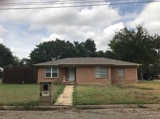 604 Wildwood Dr, Lake Dallas, TX 75065