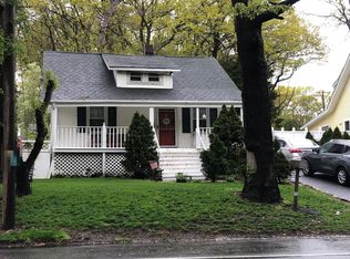 161 N Country Rd, Smithtown, NY 11787