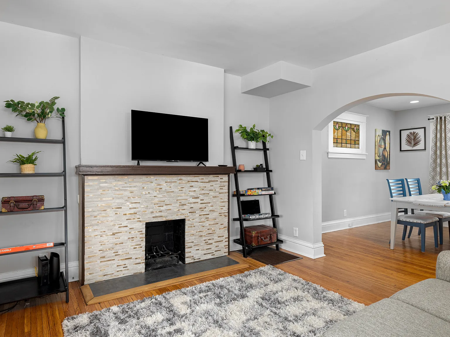 2 bed, $2,270 — Photo 1