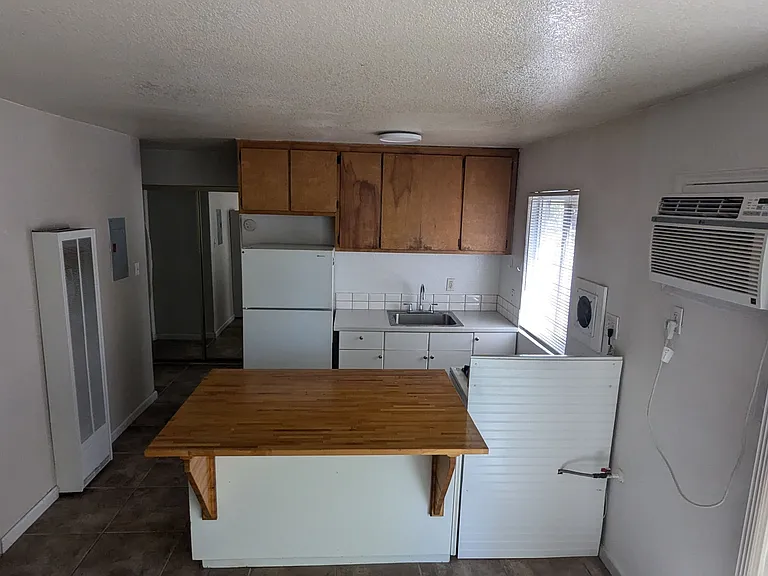 3630 3rd Ave #2 — Photo 3