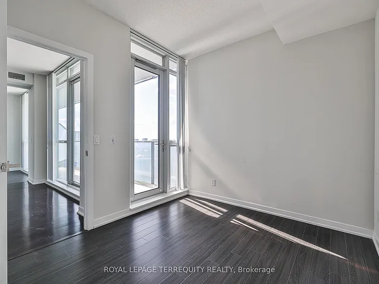 770 Bay St #2412 — Photo 27