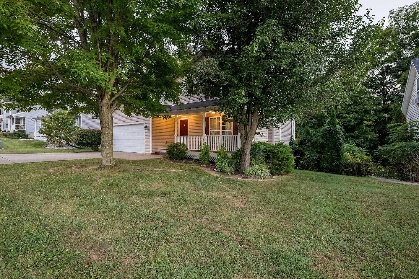 3 bed, 2.5 bath, 1794 sqft, $1,995 — Photo 2