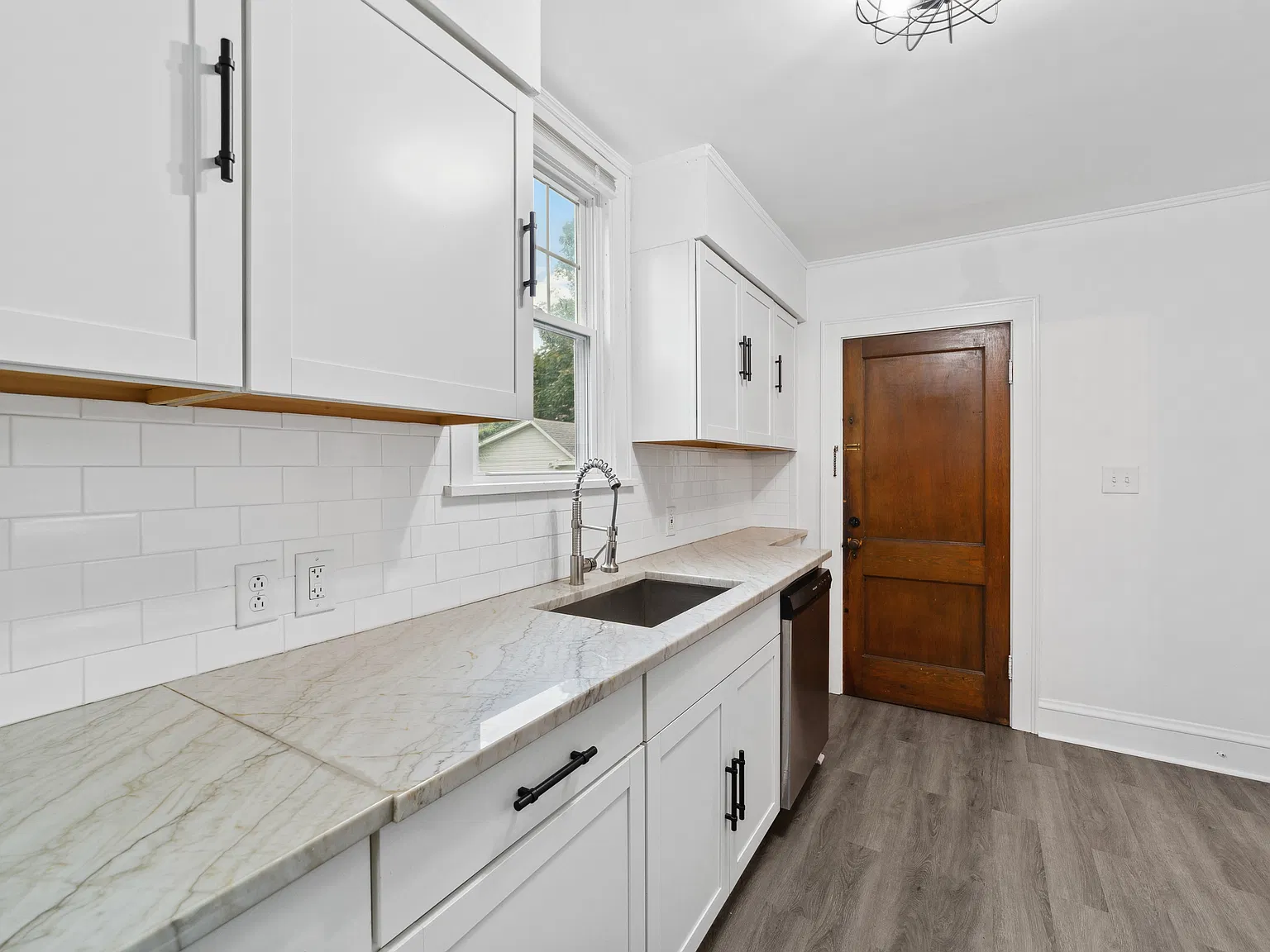 2 bed, 1200 sqft, $1,600 — Photo 3