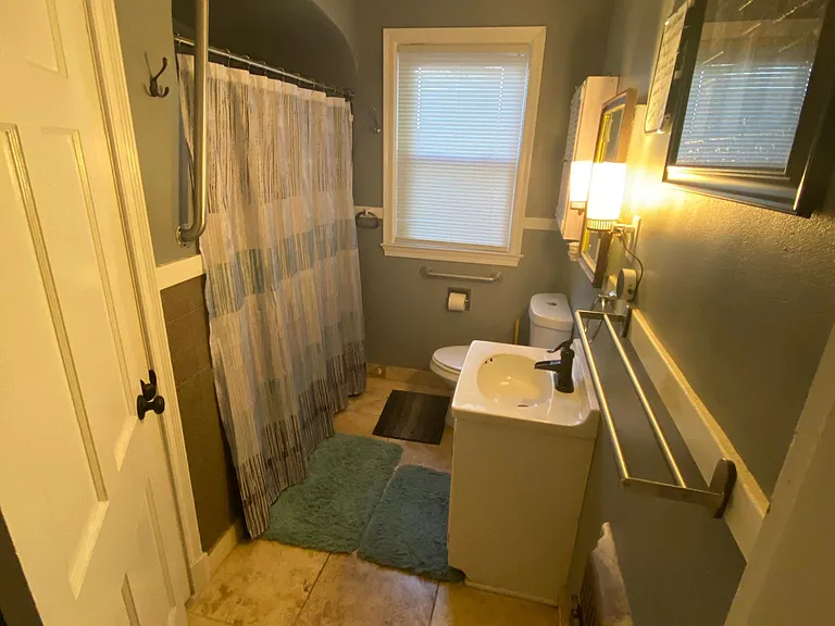 3589 Kenwood Ave — Photo 16