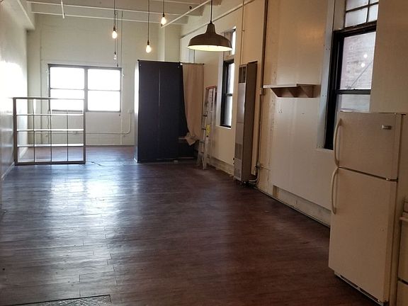 2nd image of 304 Meserole St Bsmt 2