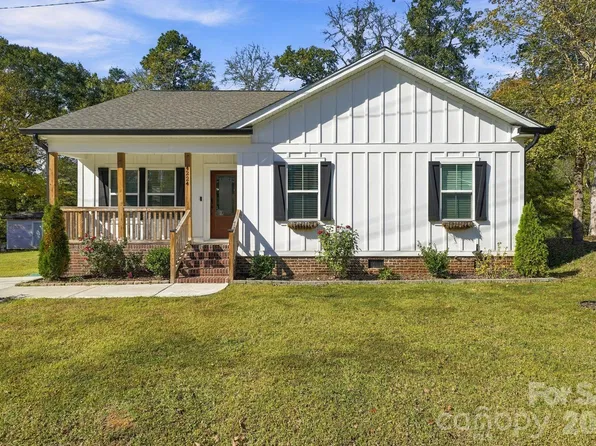 4224 Pebblebrook Cir SW, Concord, NC 28027