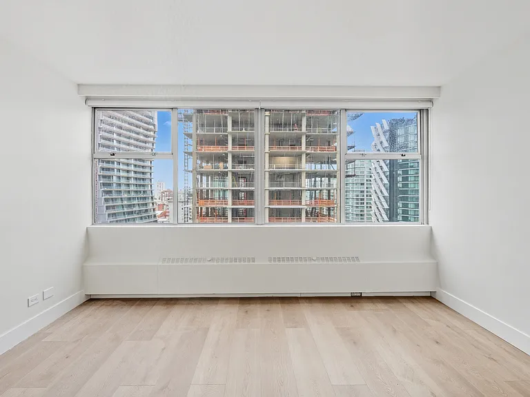 1450 Georgia St W — Photo 22