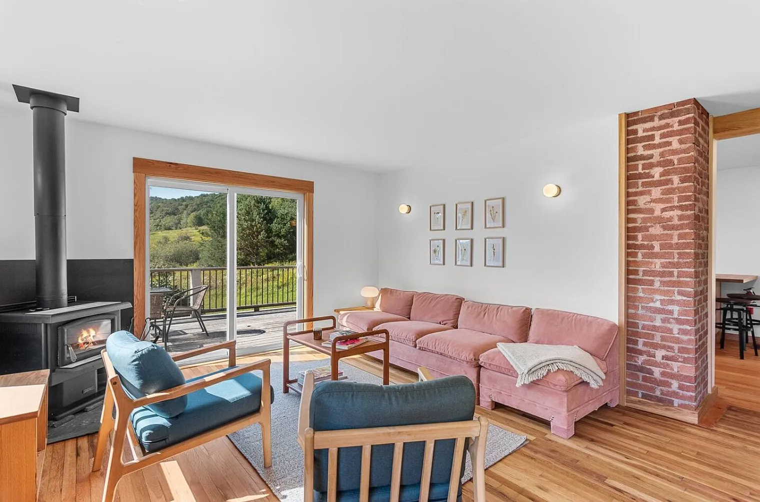 3 bed, 2.0 bath, $4,264 — Photo 2