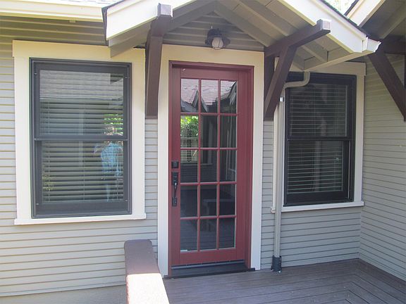 5th image of 560 Siskiyou Blvd APT 4