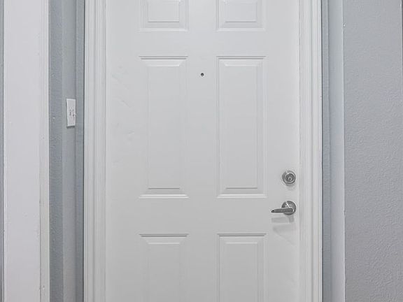 3rd image of 805 N Main St Unit 102