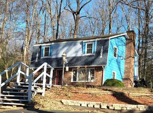 275 Castle Dr, Montross, VA 22520