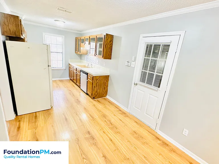 5682 Richburg Ave — Photo 4