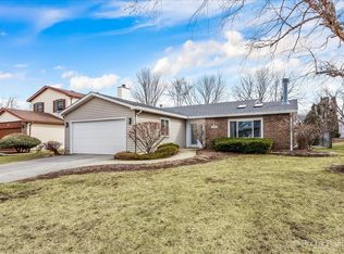 519 Heather Ln, Carol Stream, IL 60188