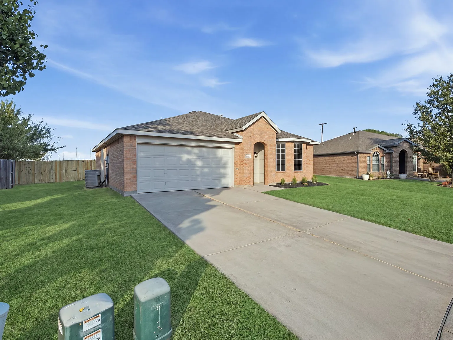 3 bed, 1689 sqft, $2,100 — Photo 2