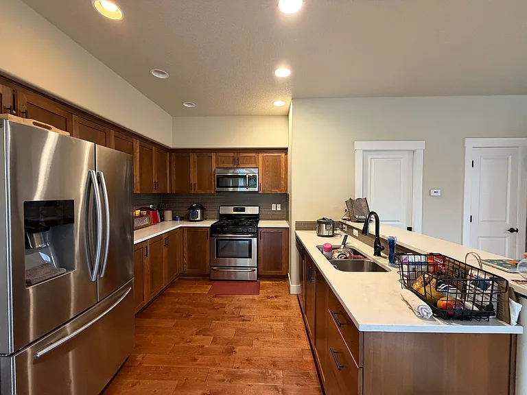 469 SW Mitchum Ter — Photo 3