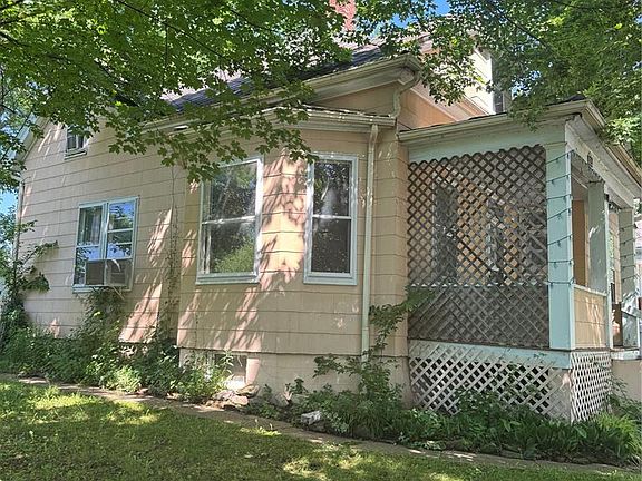 3rd image of 623 La Porte St