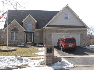 1130 Newcastle Ln, Aurora, IL 60506