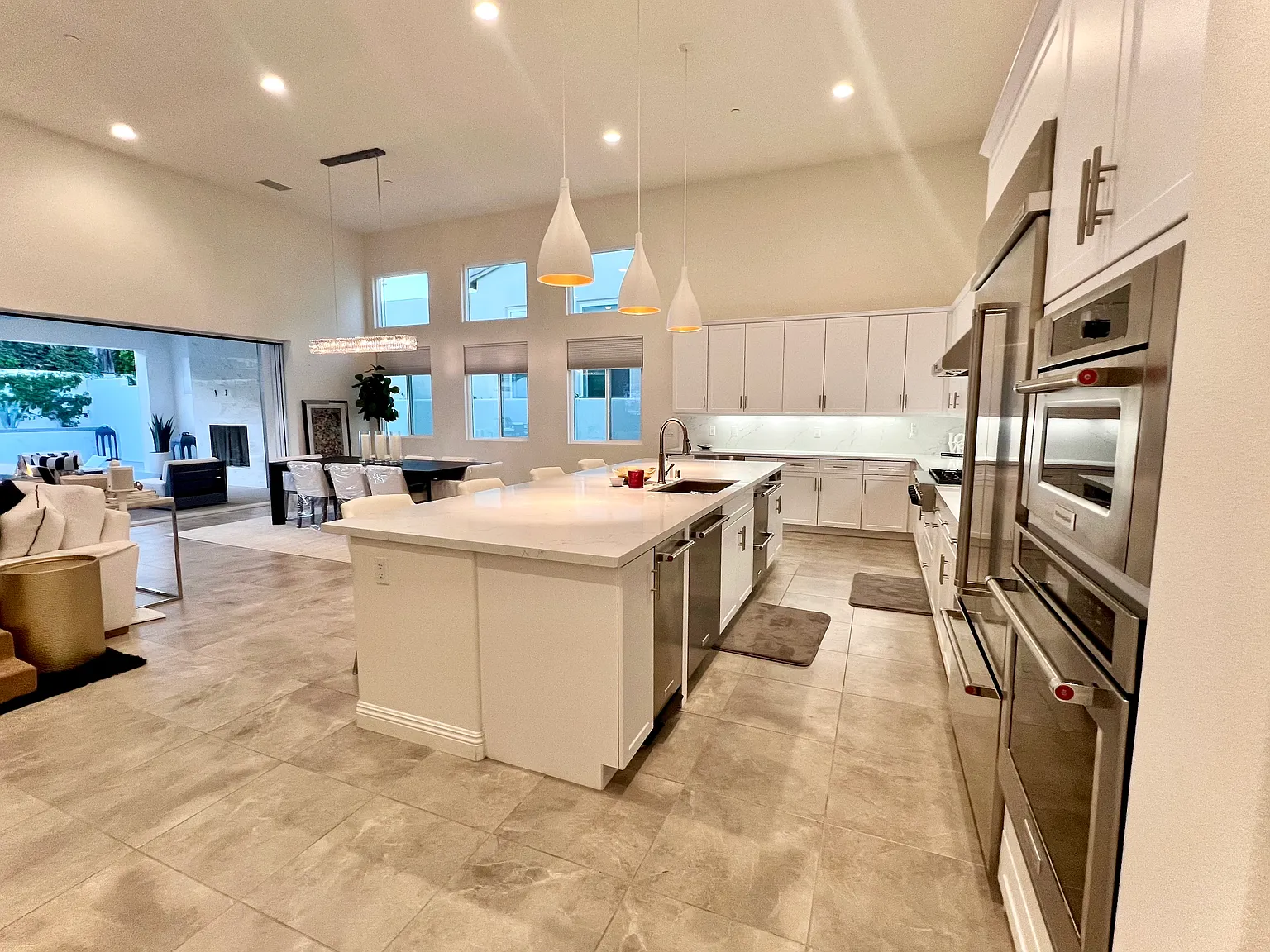 4 bed, 4.5 bath, 3018 sqft, $17,000 — Photo 3