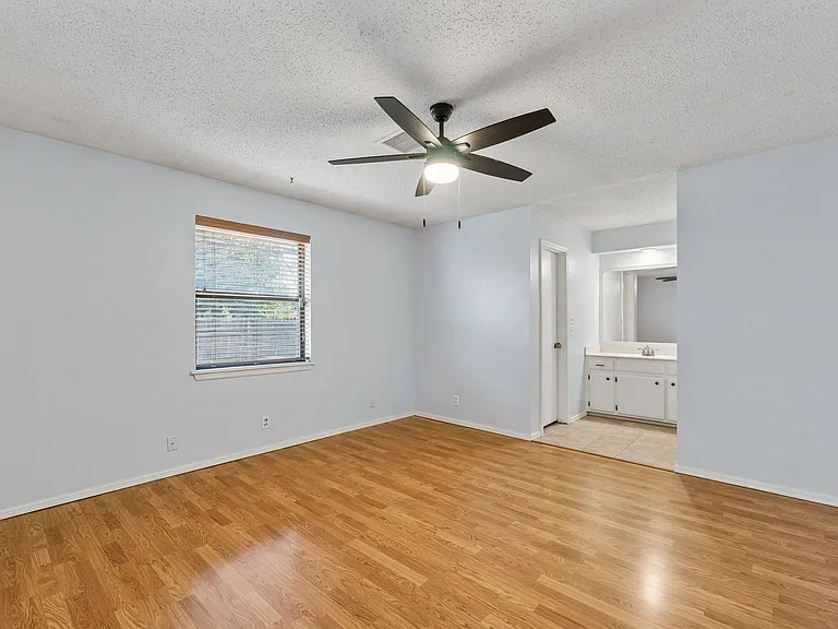 213 S Silver Dr — Photo 15