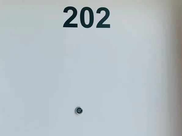 Maple Apartments, 1025 N Russell St #202, Missoula, MT 59808