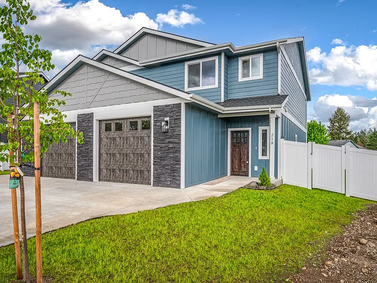 218 E Lobo Loop — Photo 2