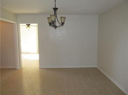5th image of 3709 Preston Pl