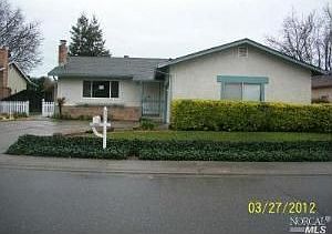 1st image of 985 Woodvale Dr