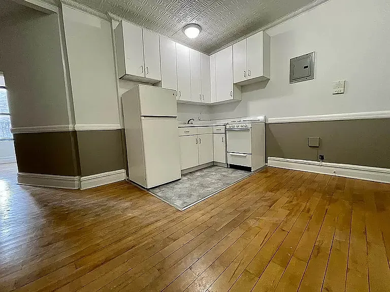 35 Christopher St #2A — Photo 2