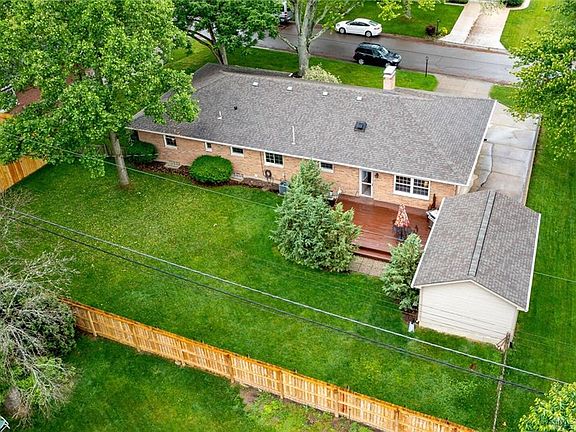 3rd image of 182 Cherry Dr