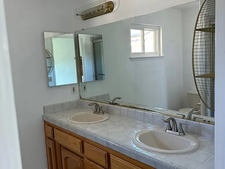 2170 Bel Air Pl — Photo 10