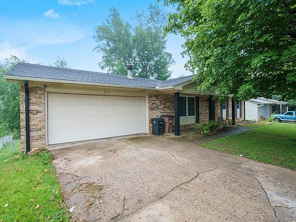 4th image of 634 Woodbine Pl