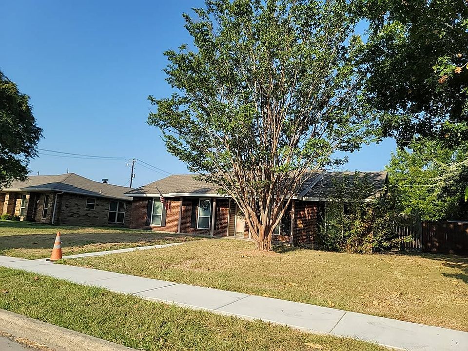 2nd image of 2705 Baylor Dr