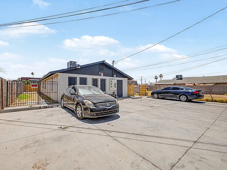 1438 E Adams St #1 — Photo 20