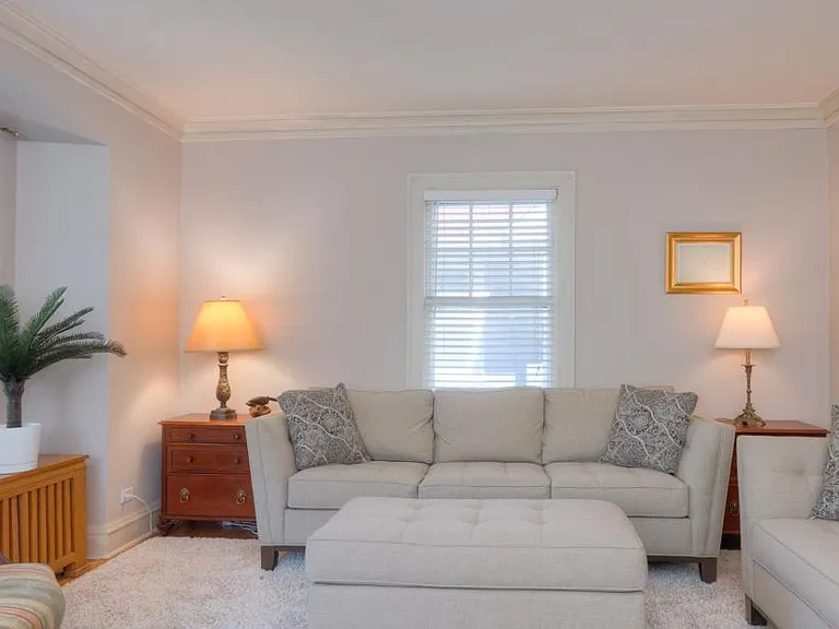 122 Central Park Ave — Photo 4