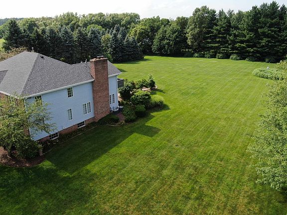 3rd image of 520 Schauer Ln