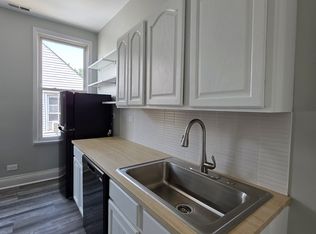 1912 S Miller St APT 2R, Chicago, IL 60608